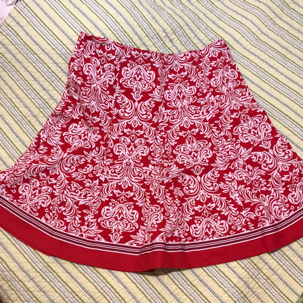 Adorable Brocade Pattern Red & White Skirt 14W